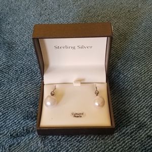 Sterling Silver with Cultured Pearls earrings